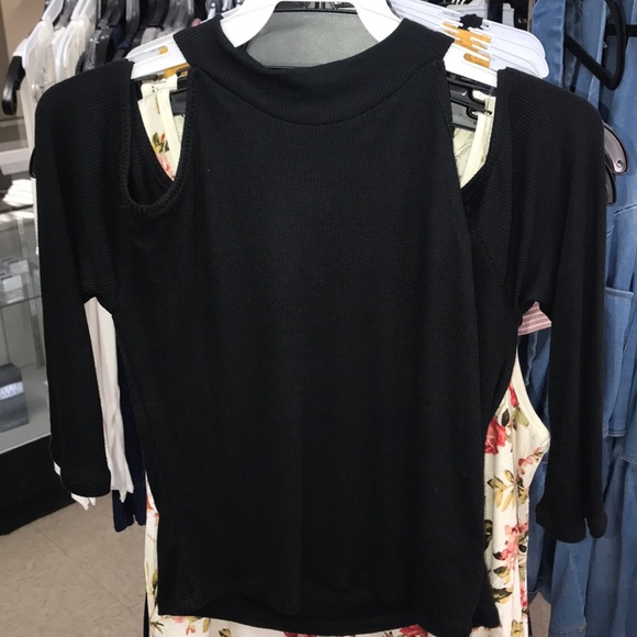 Top - Picture 2 of 2